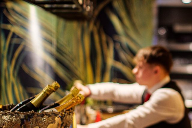 Join Chapter One's Taste of the States event in Kent. Discover six premium California & Oregon wines paired with gourmet canapés.